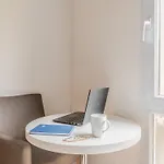 Sejours & Affaires La Beaujoire 3*