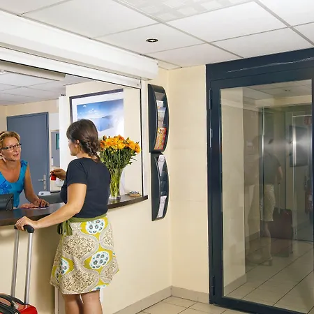 Sejours & Affaires La Beaujoire 3*