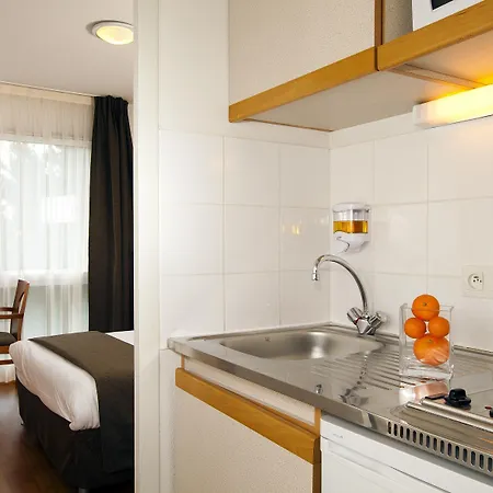 Ξενοδοχείο με διαμερίσματα Sejours & Affaires La Beaujoire 3*