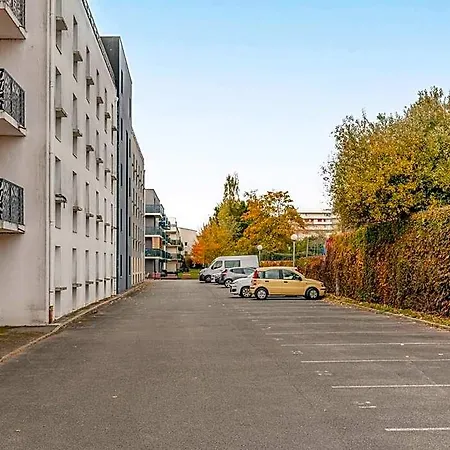 Sejours & Affaires La Beaujoire 3*