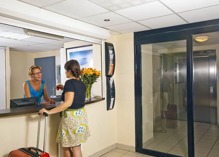 Sejours & Affaires La Beaujoire 3*