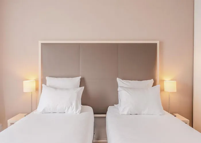 Sejours & Affaires La Beaujoire 3*